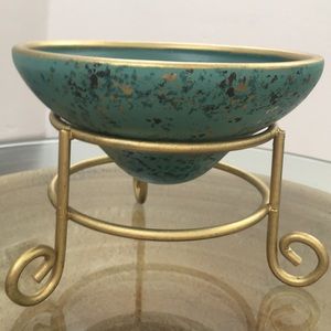 Home decor 2 piece green & gold bowl with stand.